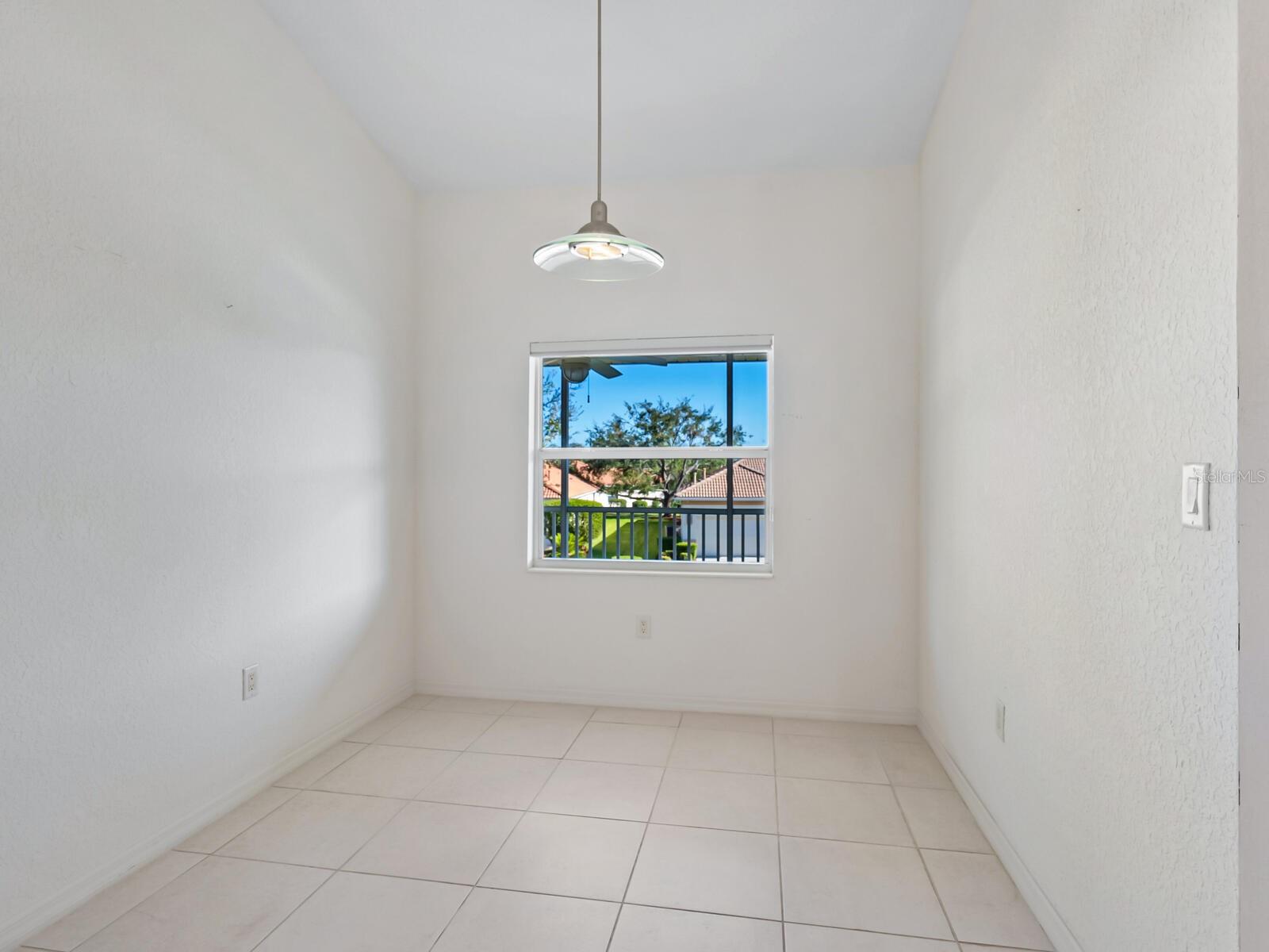 7335 FOUNTAIN PALM CIR #7335