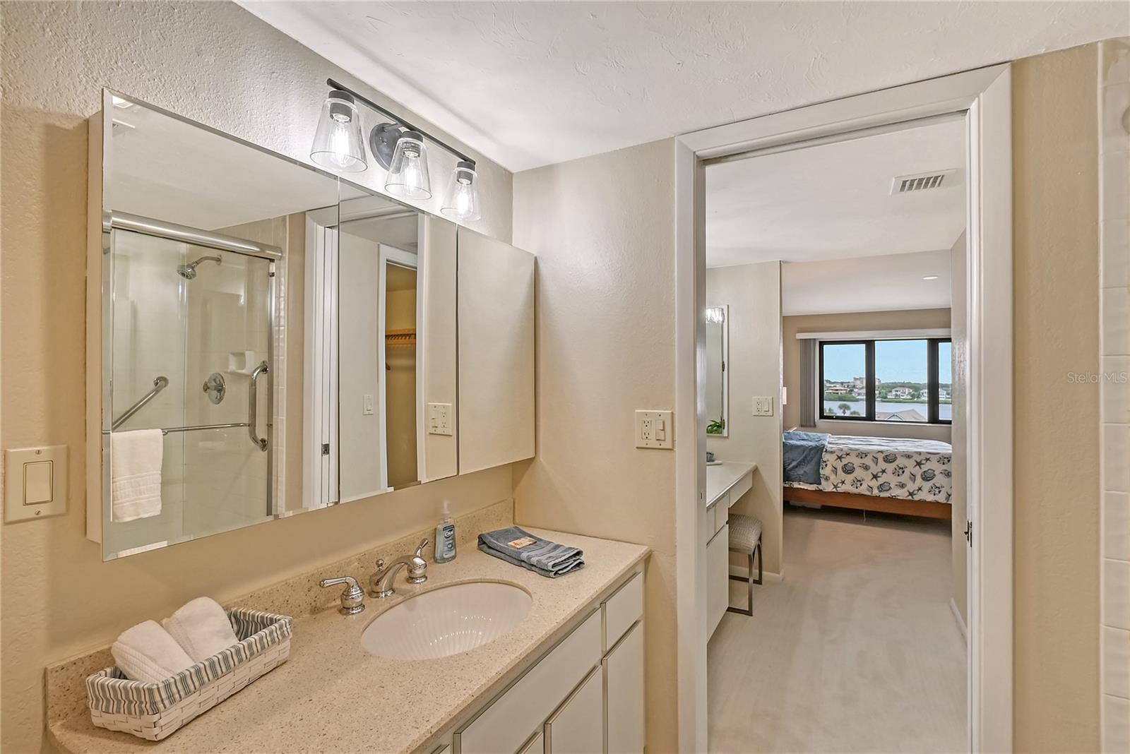 5911 MIDNIGHT PASS RD #504