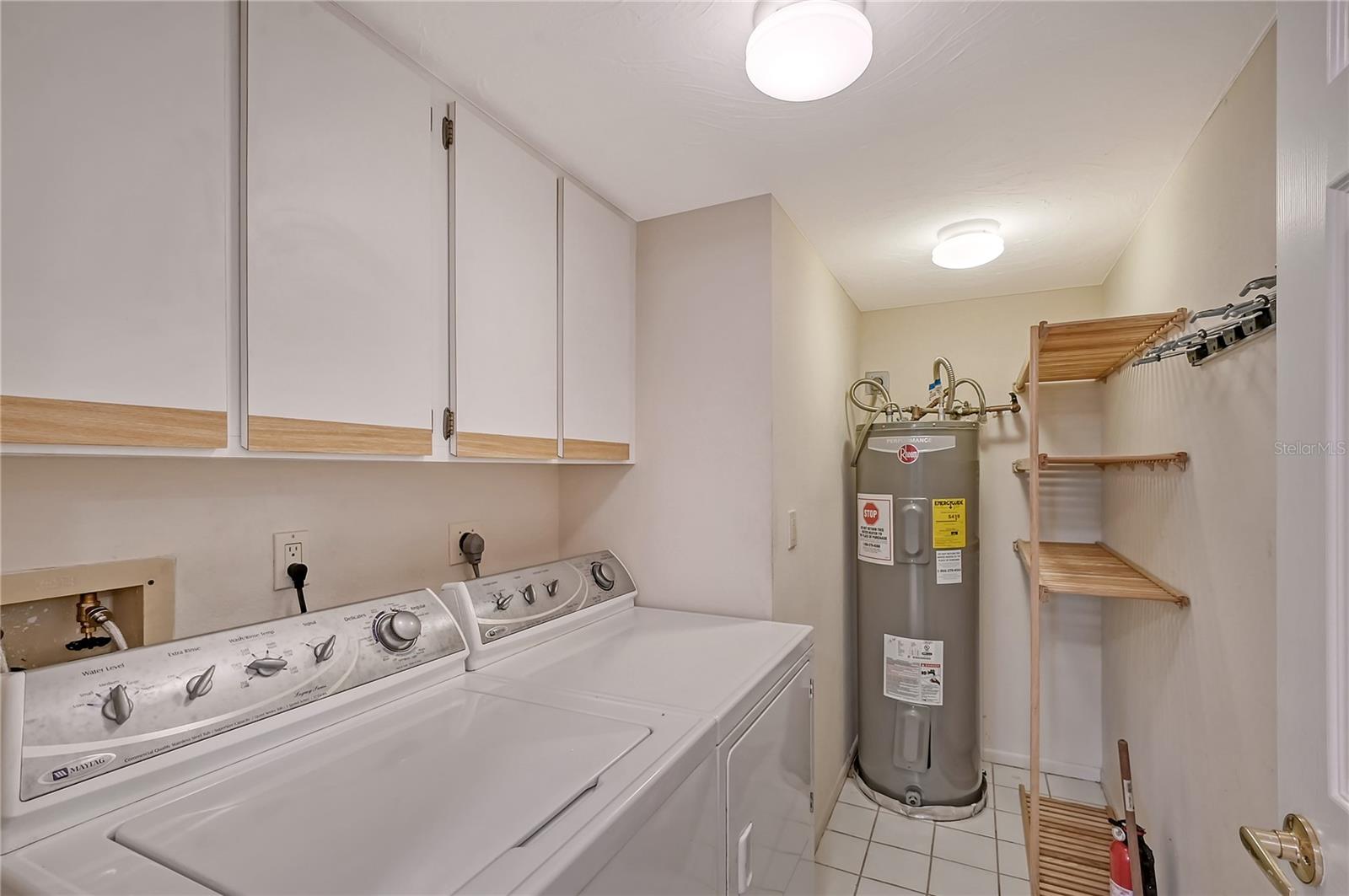 5911 MIDNIGHT PASS RD #504