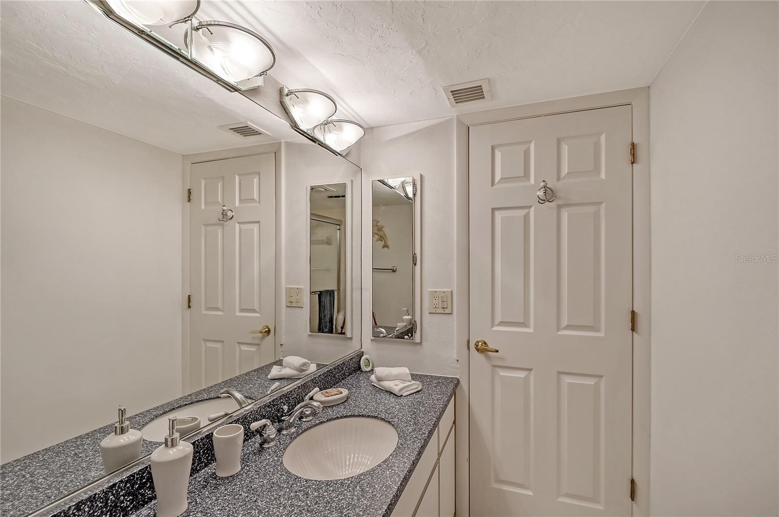 5911 MIDNIGHT PASS RD #504