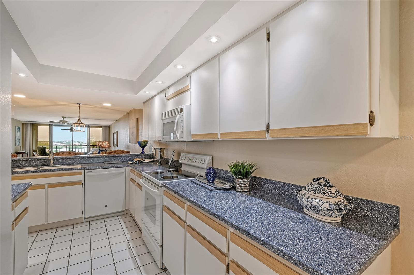 5911 MIDNIGHT PASS RD #504