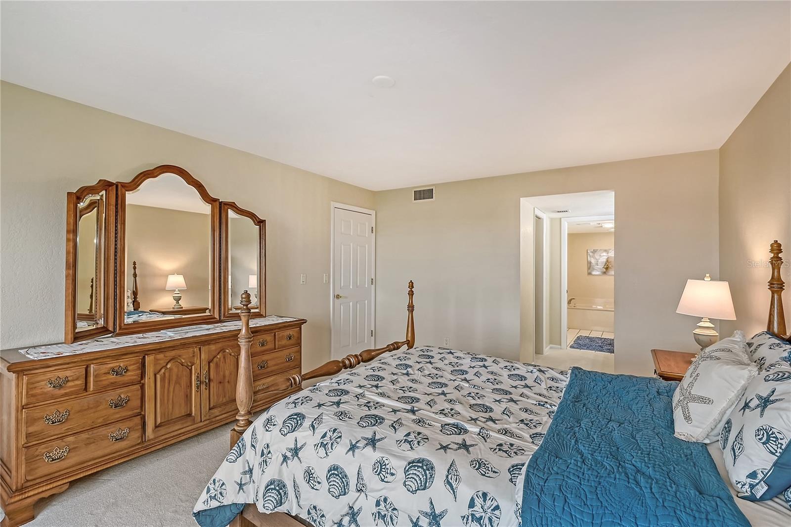 5911 MIDNIGHT PASS RD #504