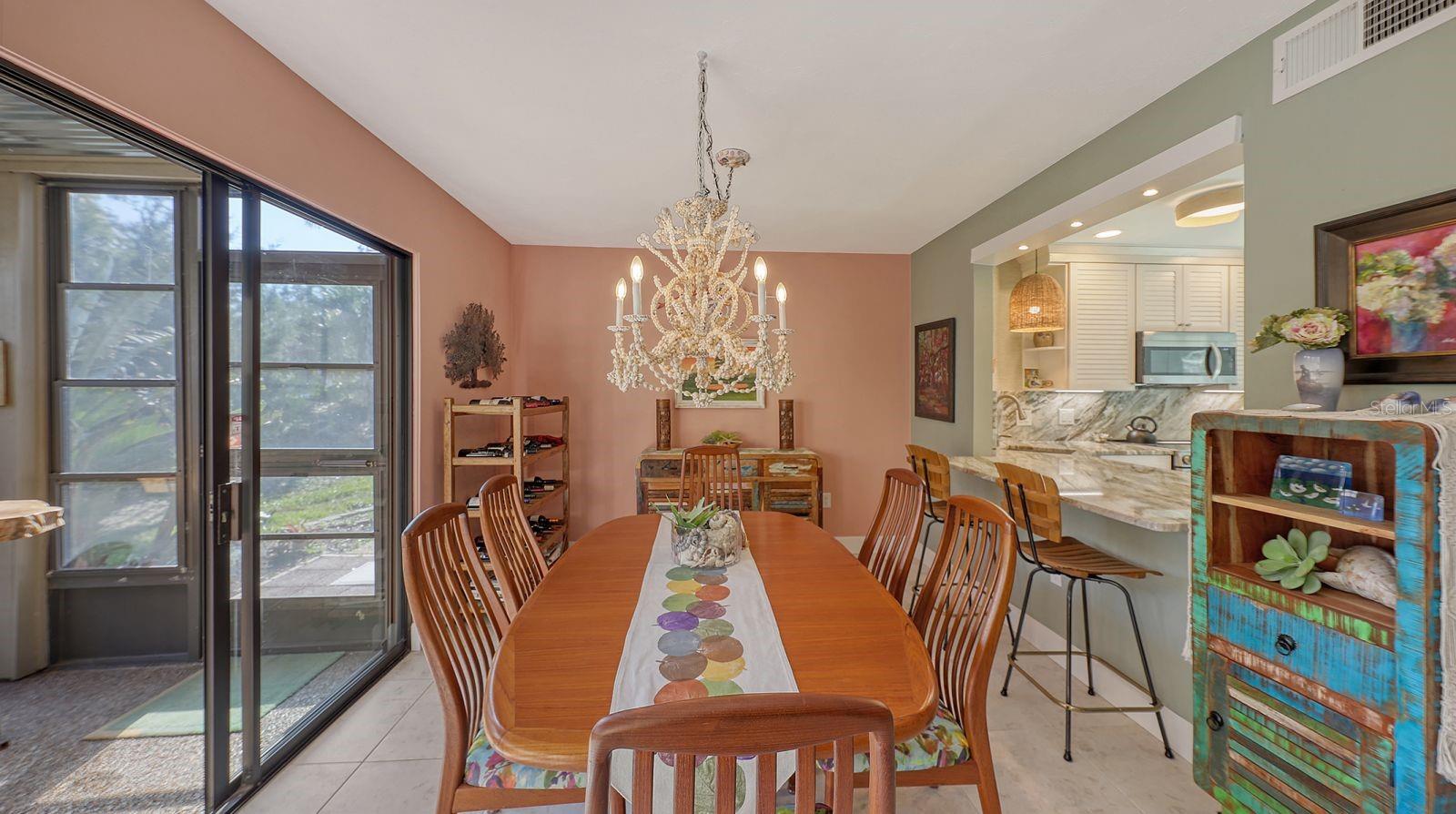 225 WOODLAND DR