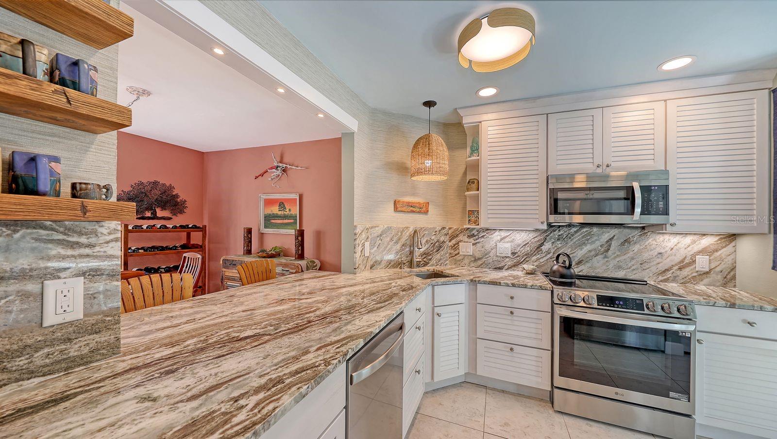 225 WOODLAND DR