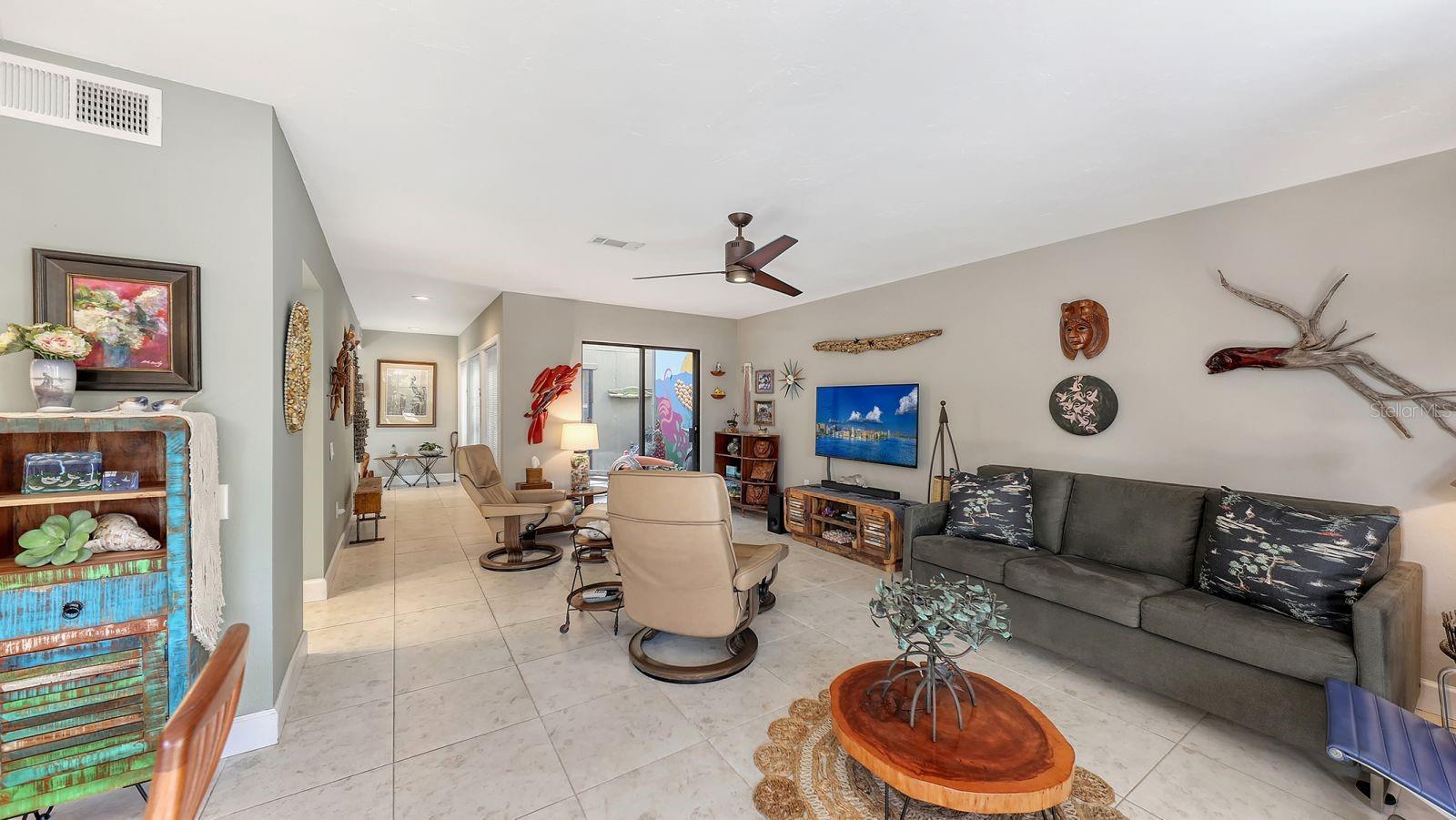 225 WOODLAND DR