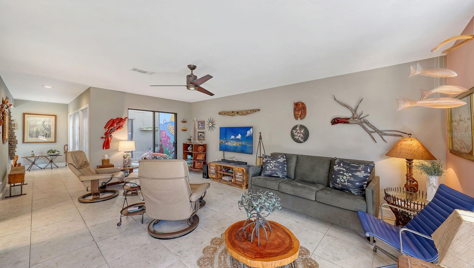 225 WOODLAND DR