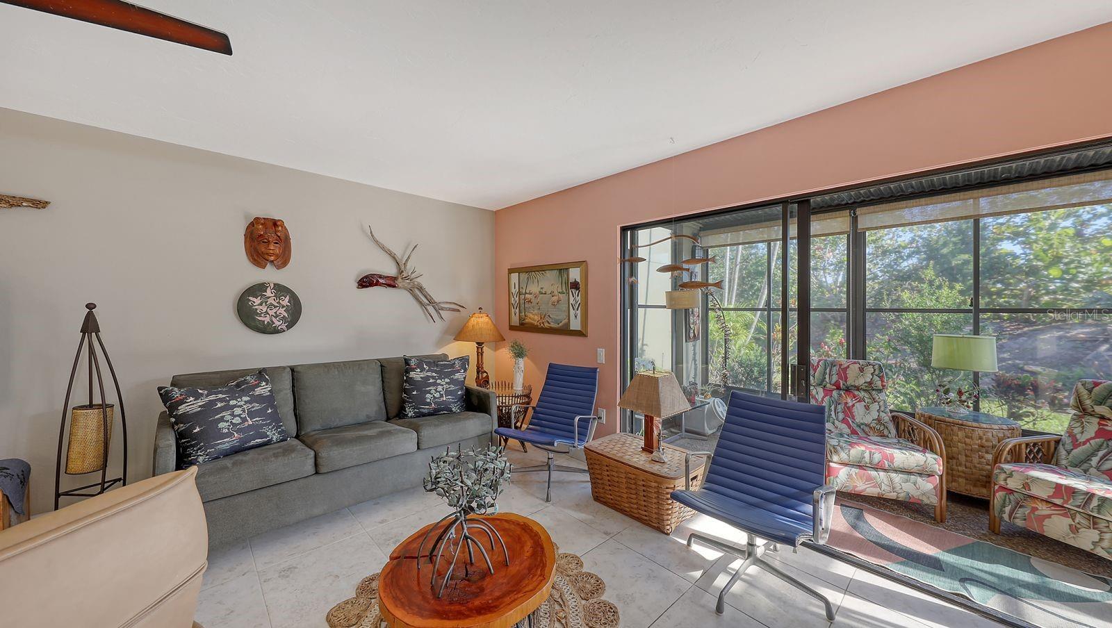 225 WOODLAND DR