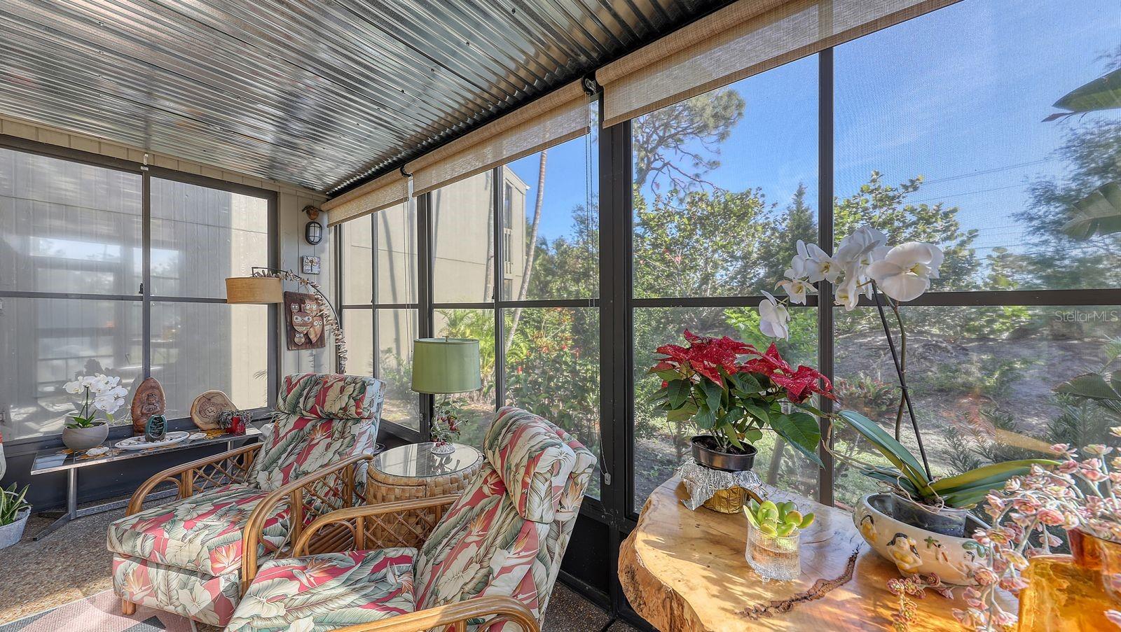 225 WOODLAND DR