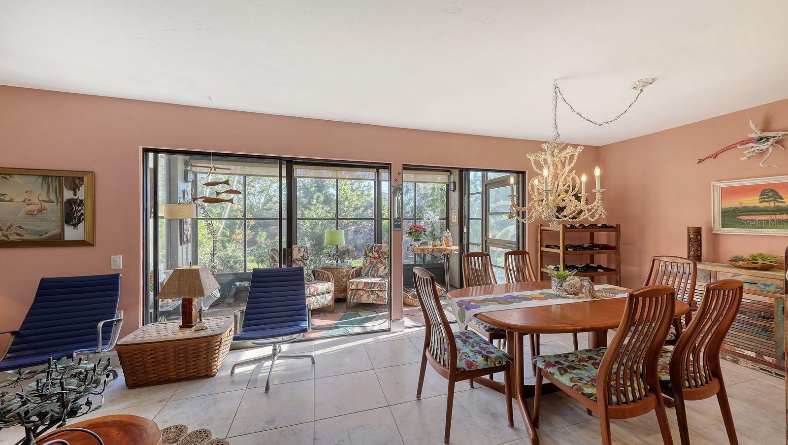 225 WOODLAND DR