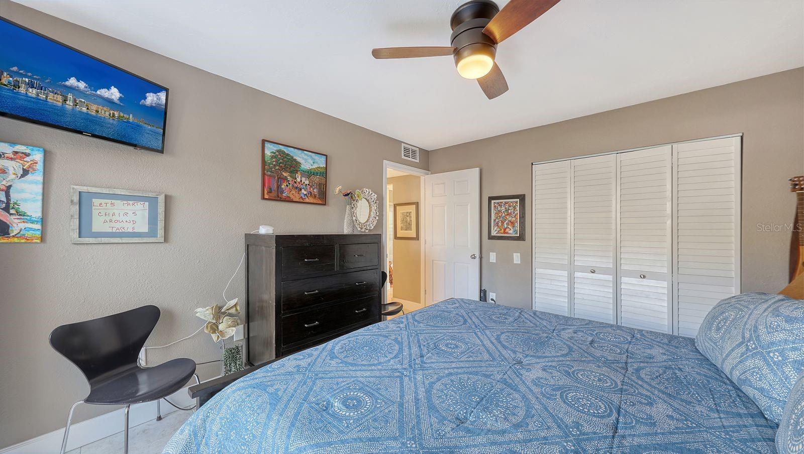 225 WOODLAND DR