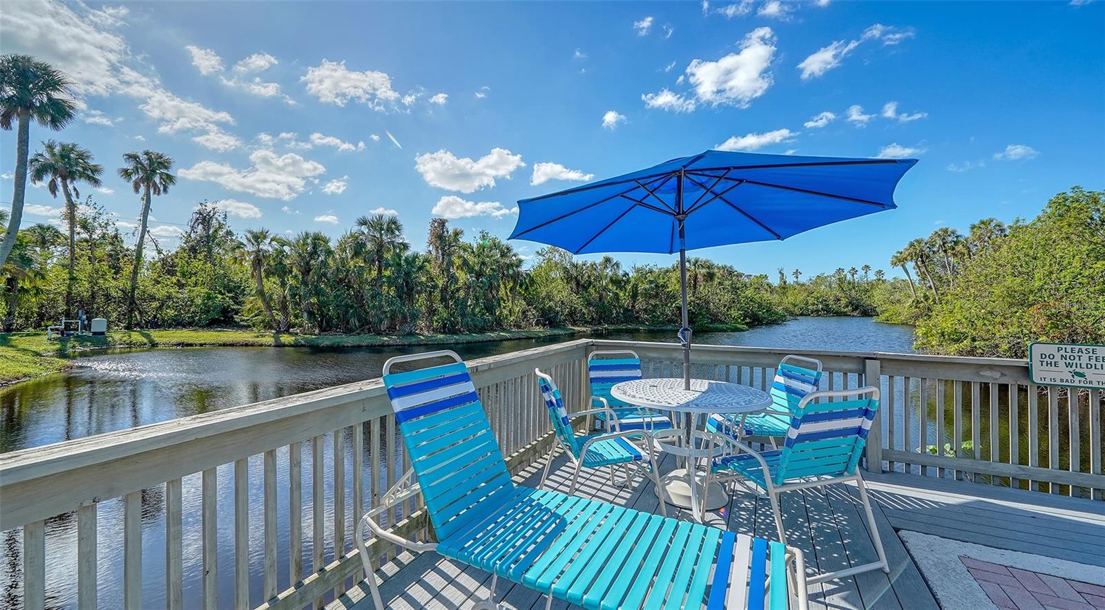 225 WOODLAND DR