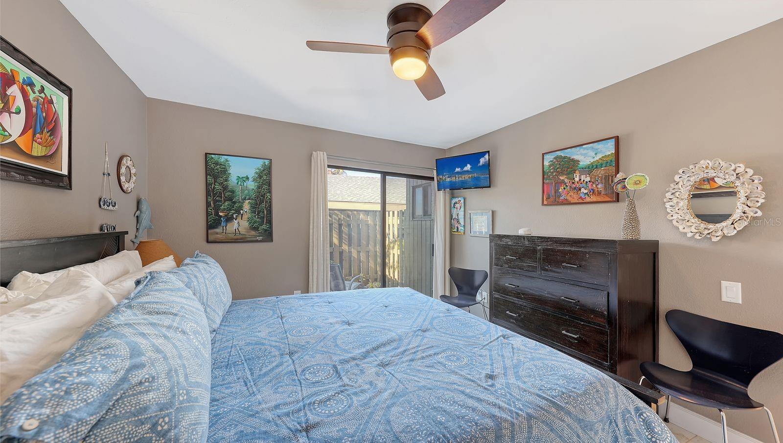 225 WOODLAND DR