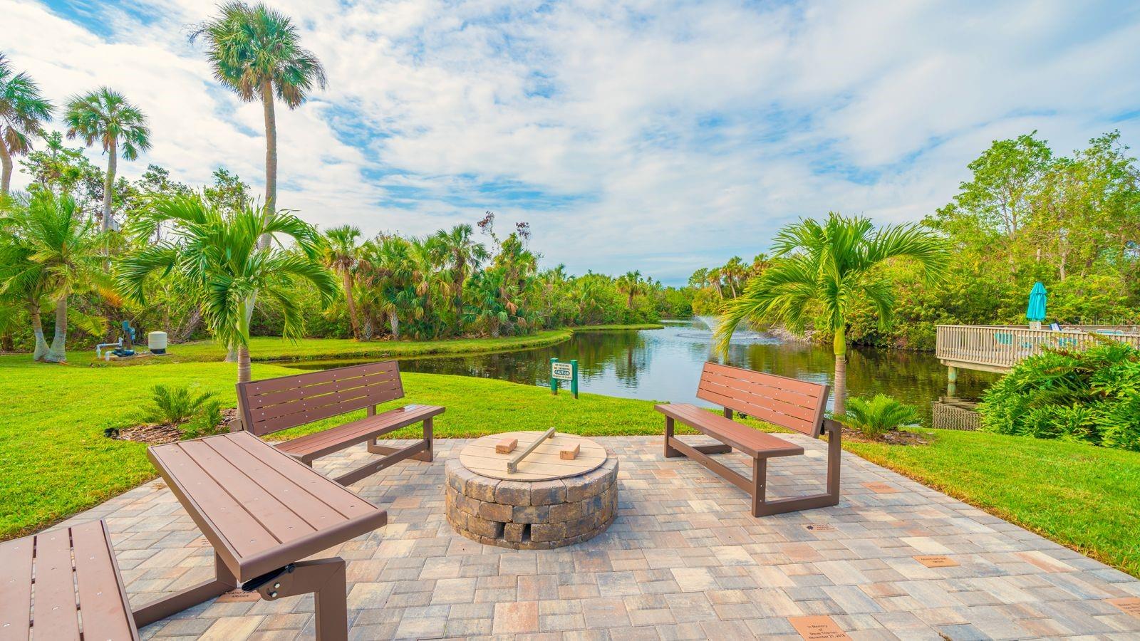 225 WOODLAND DR