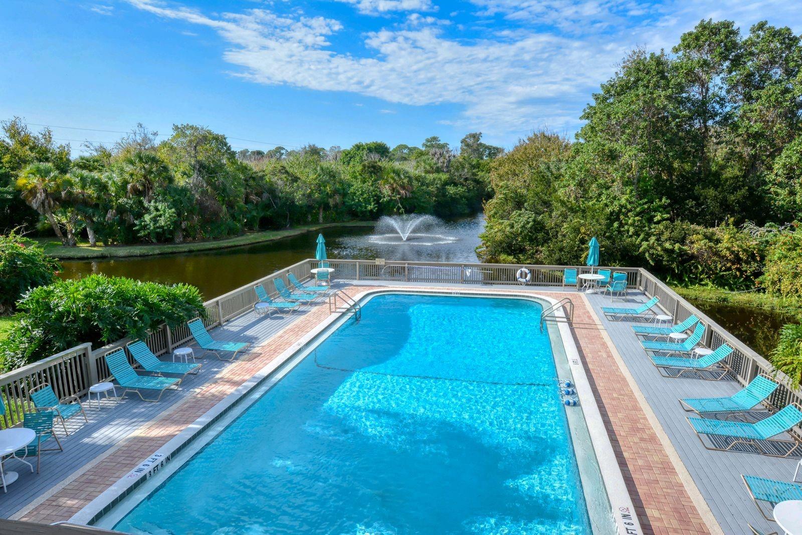 225 WOODLAND DR