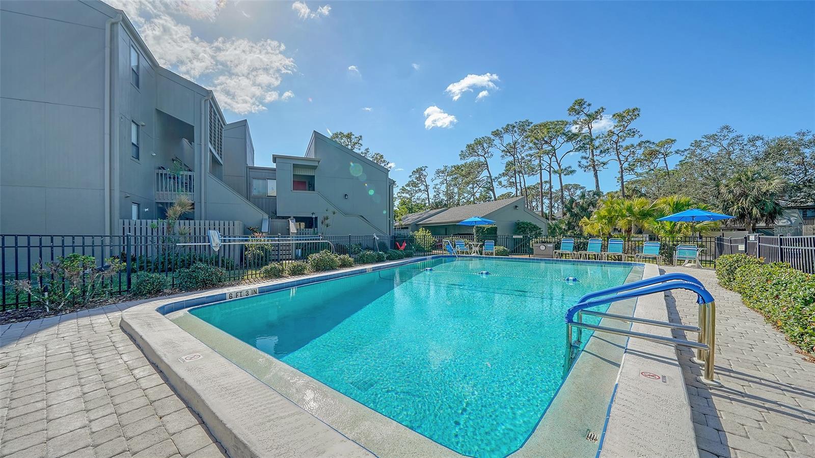 225 WOODLAND DR