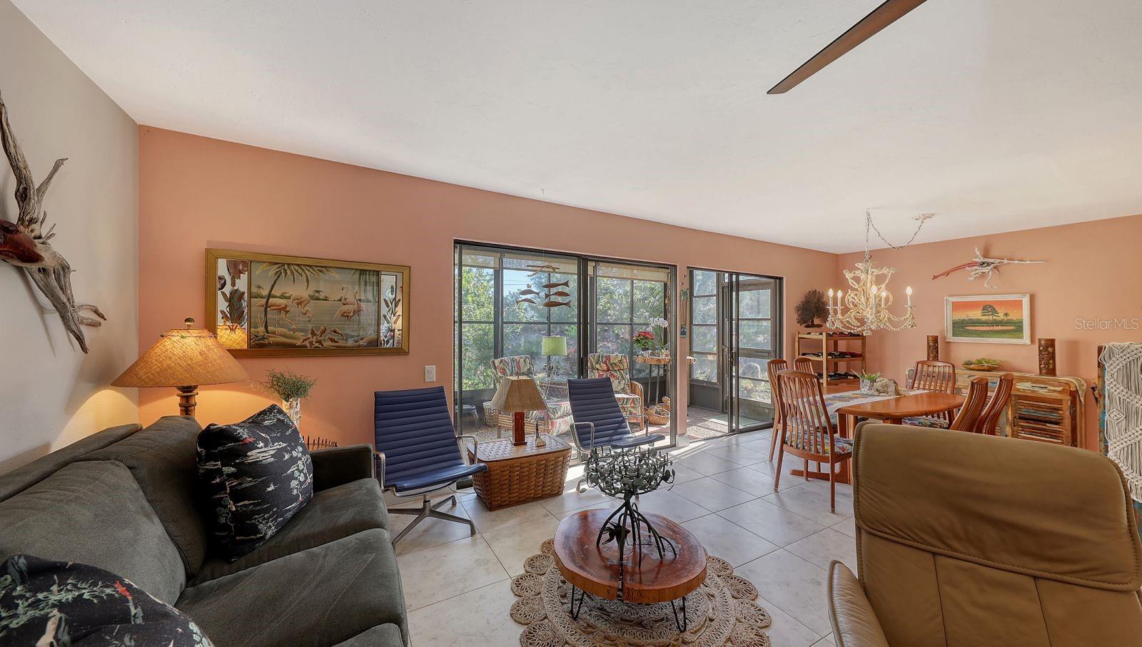225 WOODLAND DR