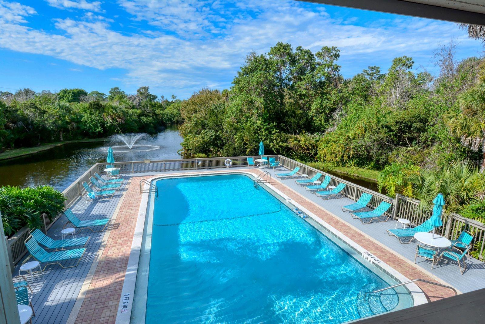 225 WOODLAND DR