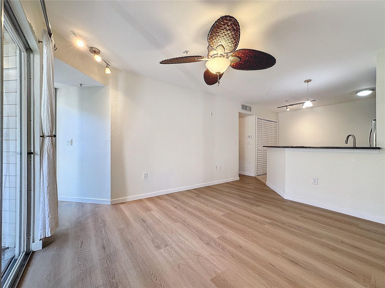 850 S TAMIAMI TRL #402