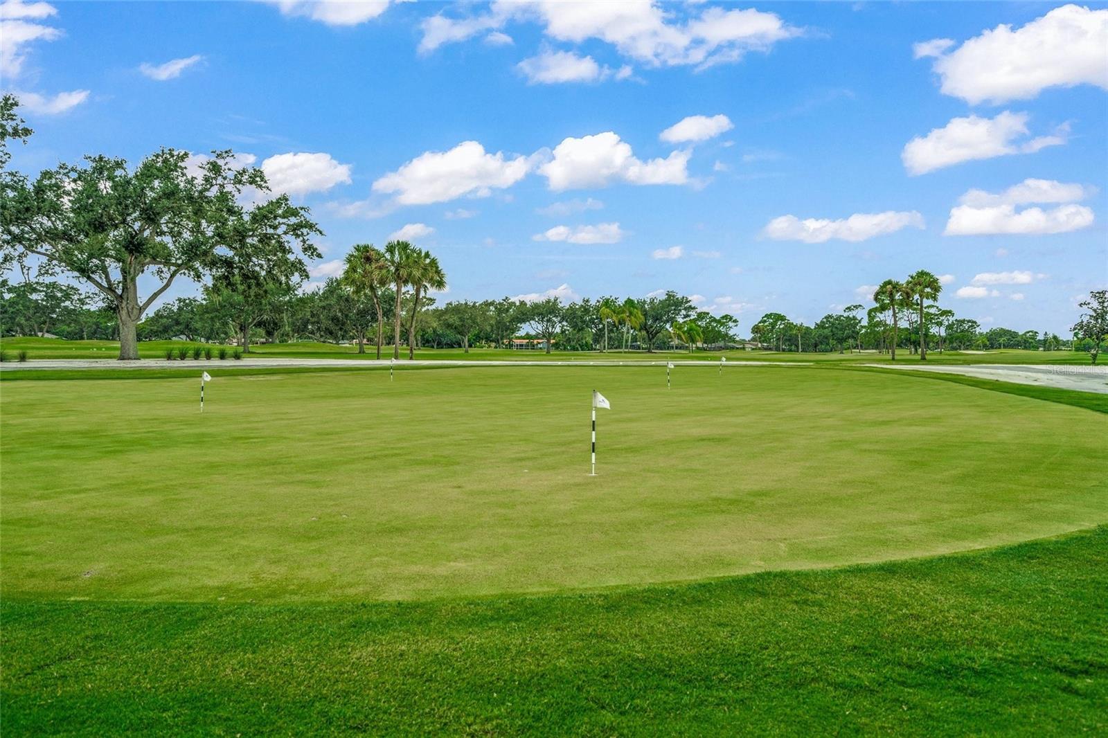 6946 W COUNTRY CLUB DR N