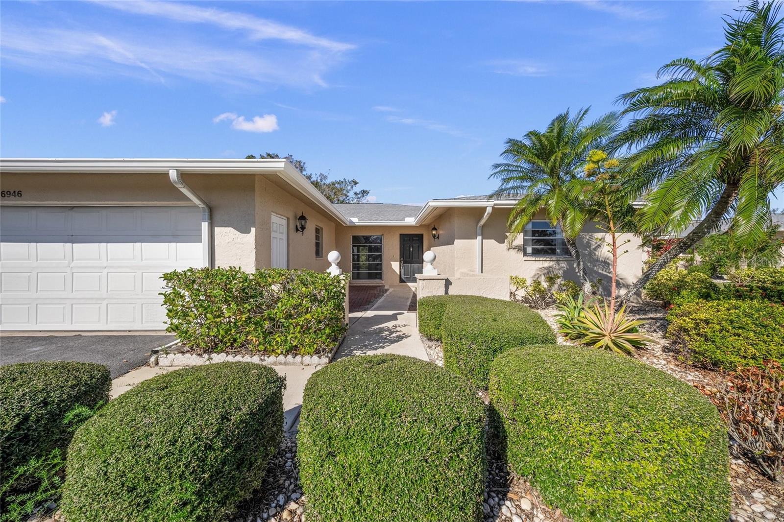 6946 W COUNTRY CLUB DR N