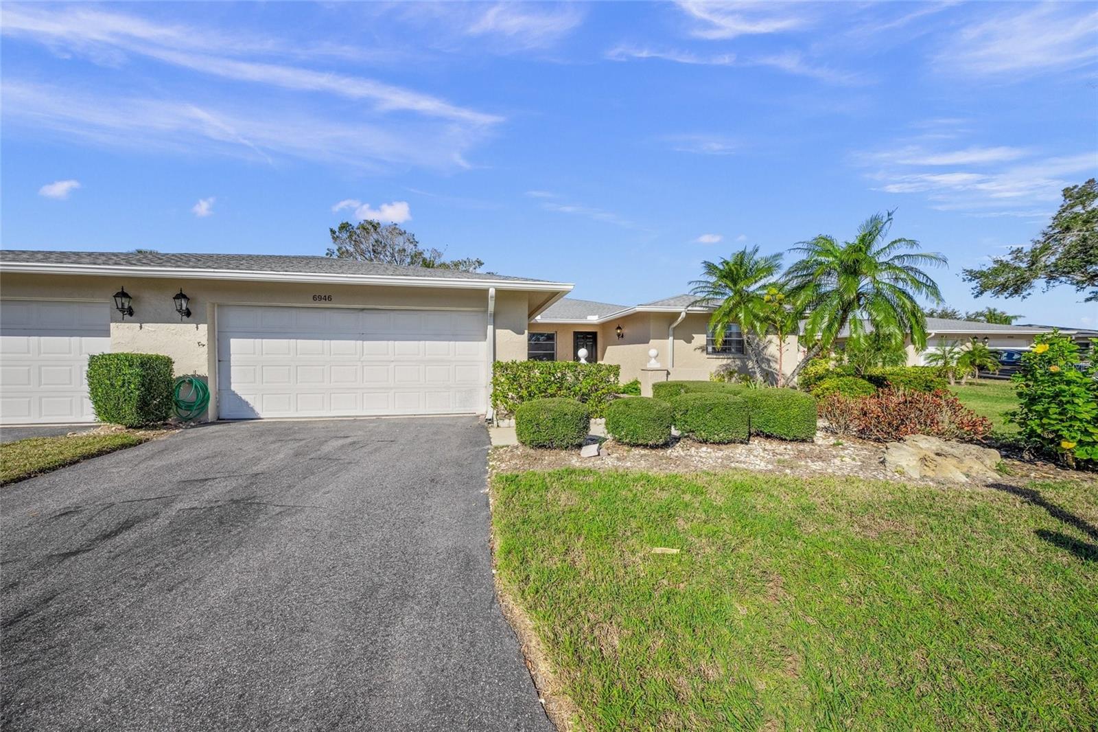 6946 W COUNTRY CLUB DR N