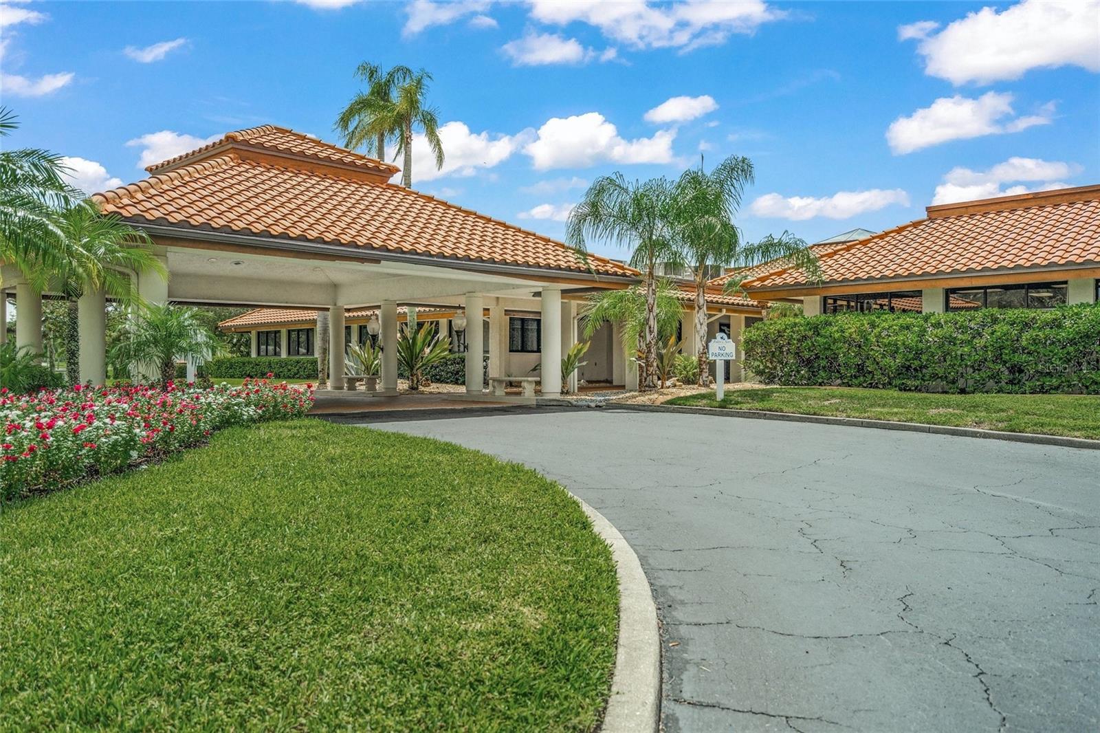 6946 W COUNTRY CLUB DR N