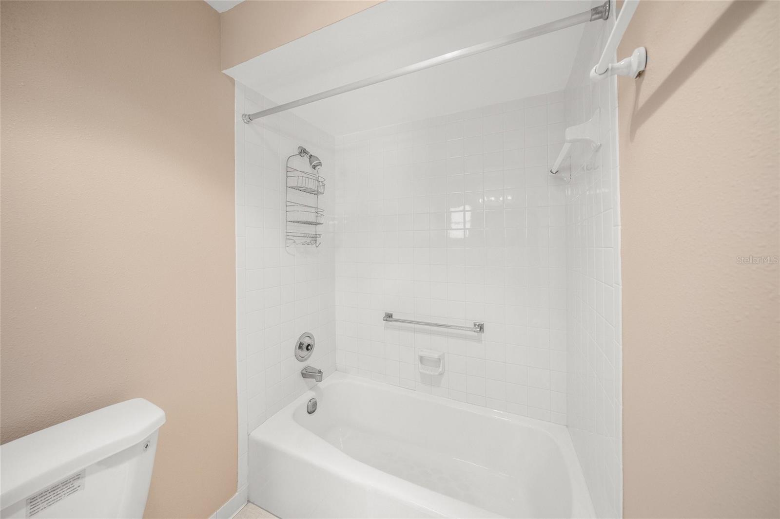 6946 W COUNTRY CLUB DR N