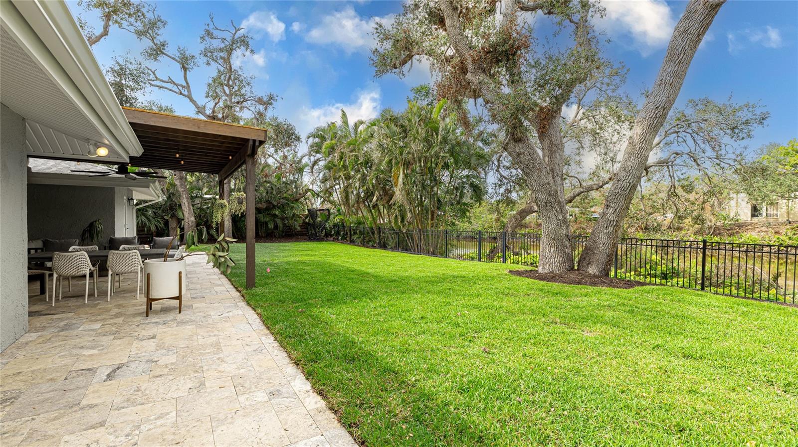 3348 S SECLUSION DR