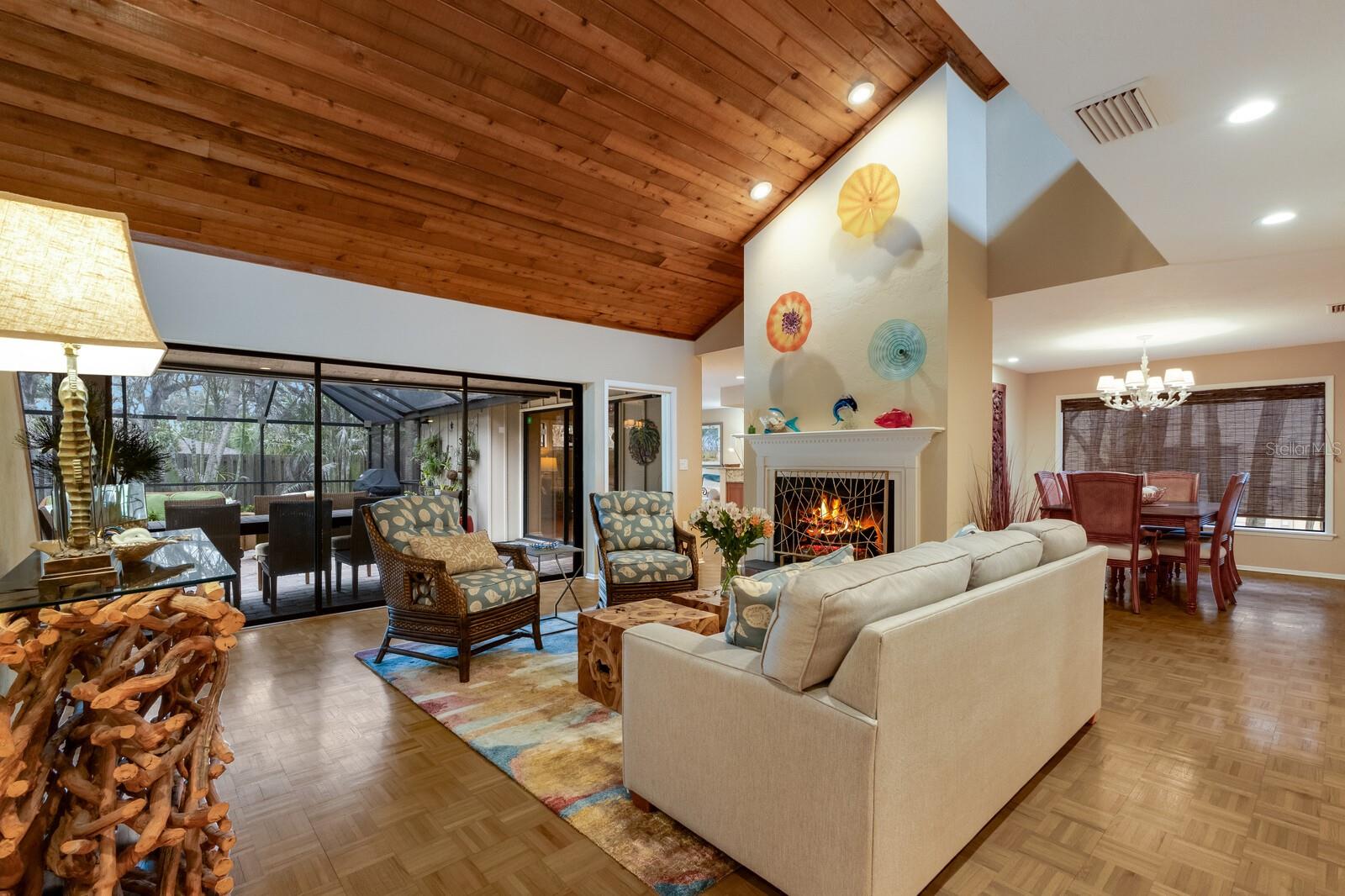 1225 S VIEW DR