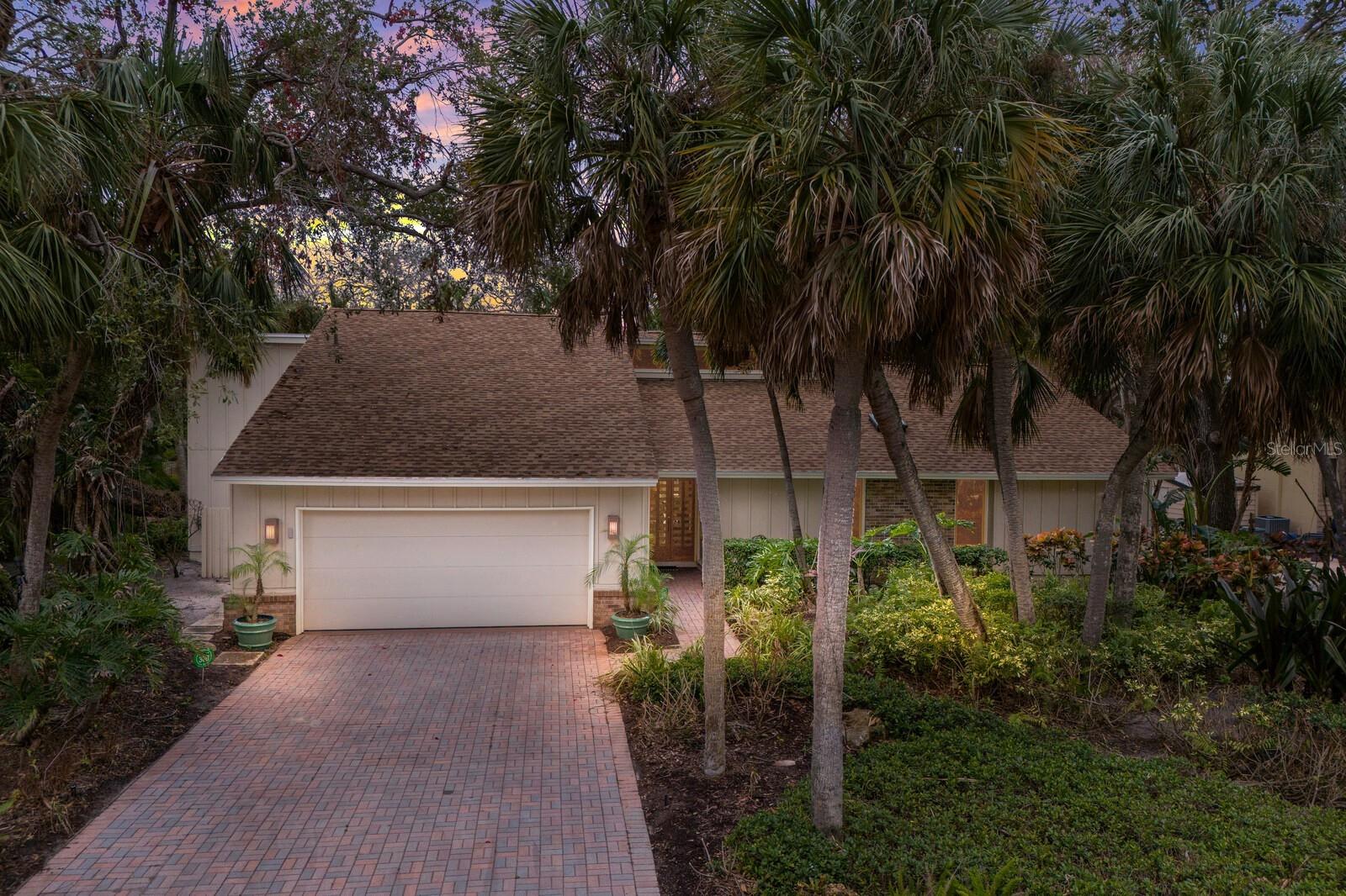 1225 S VIEW DR