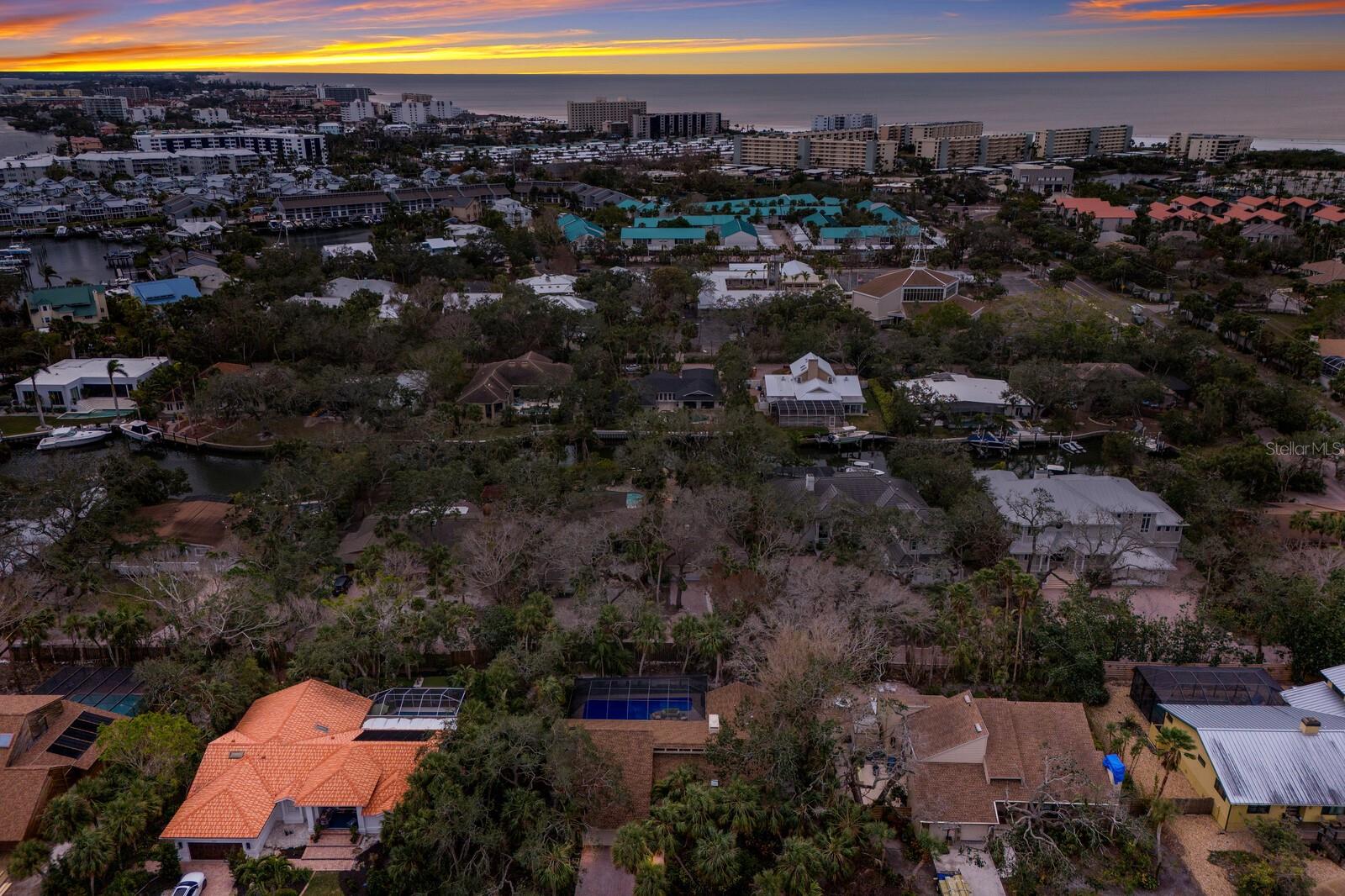 1225 S VIEW DR