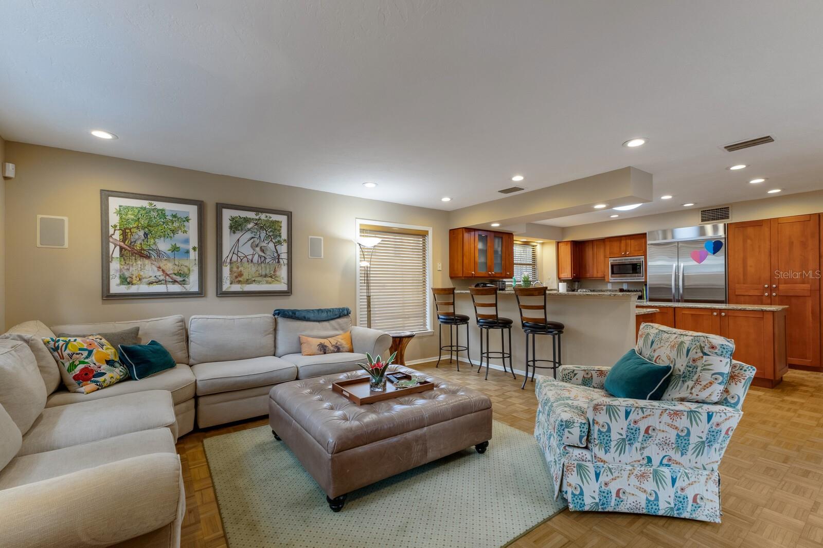 1225 S VIEW DR