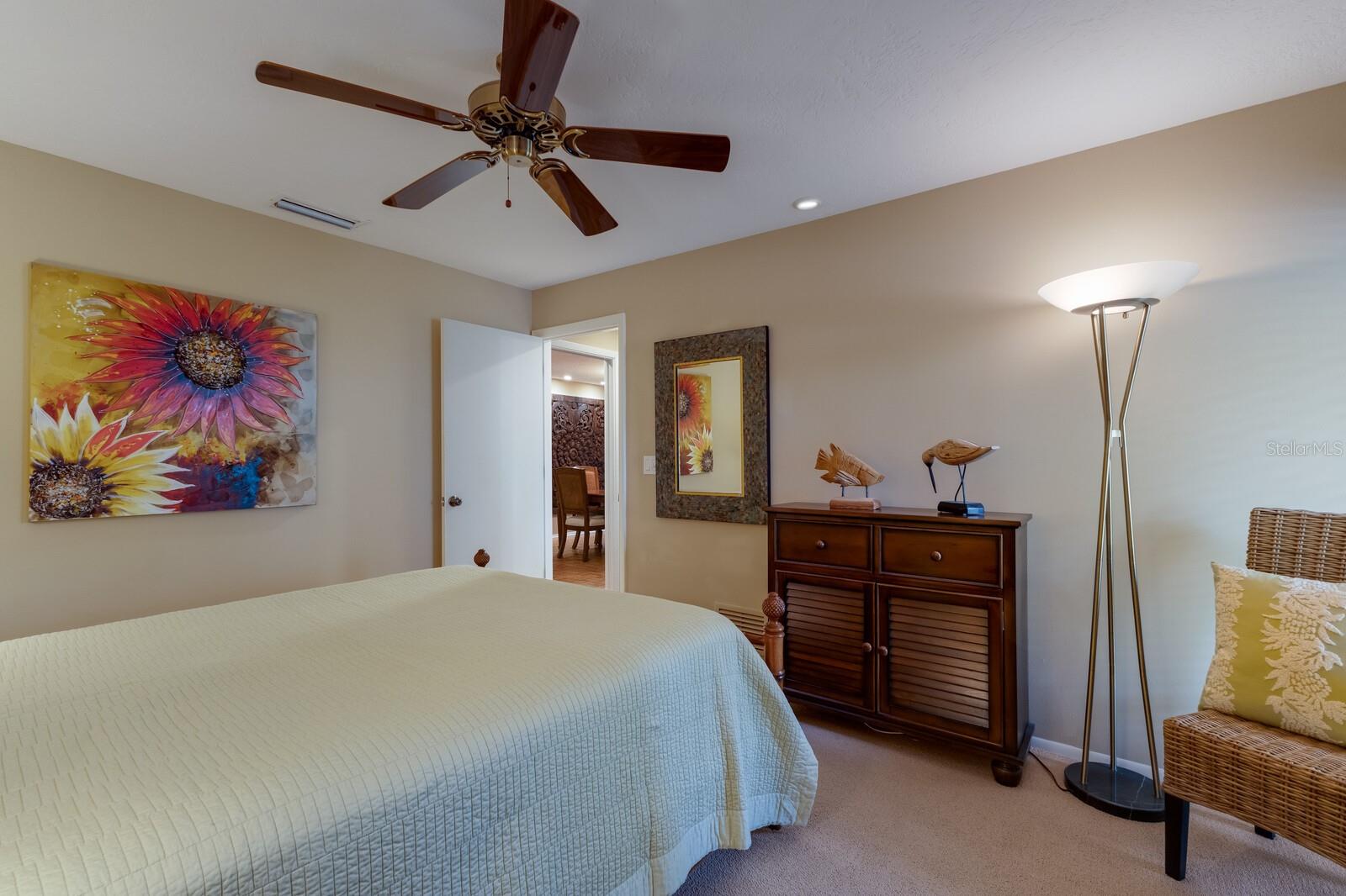 1225 S VIEW DR