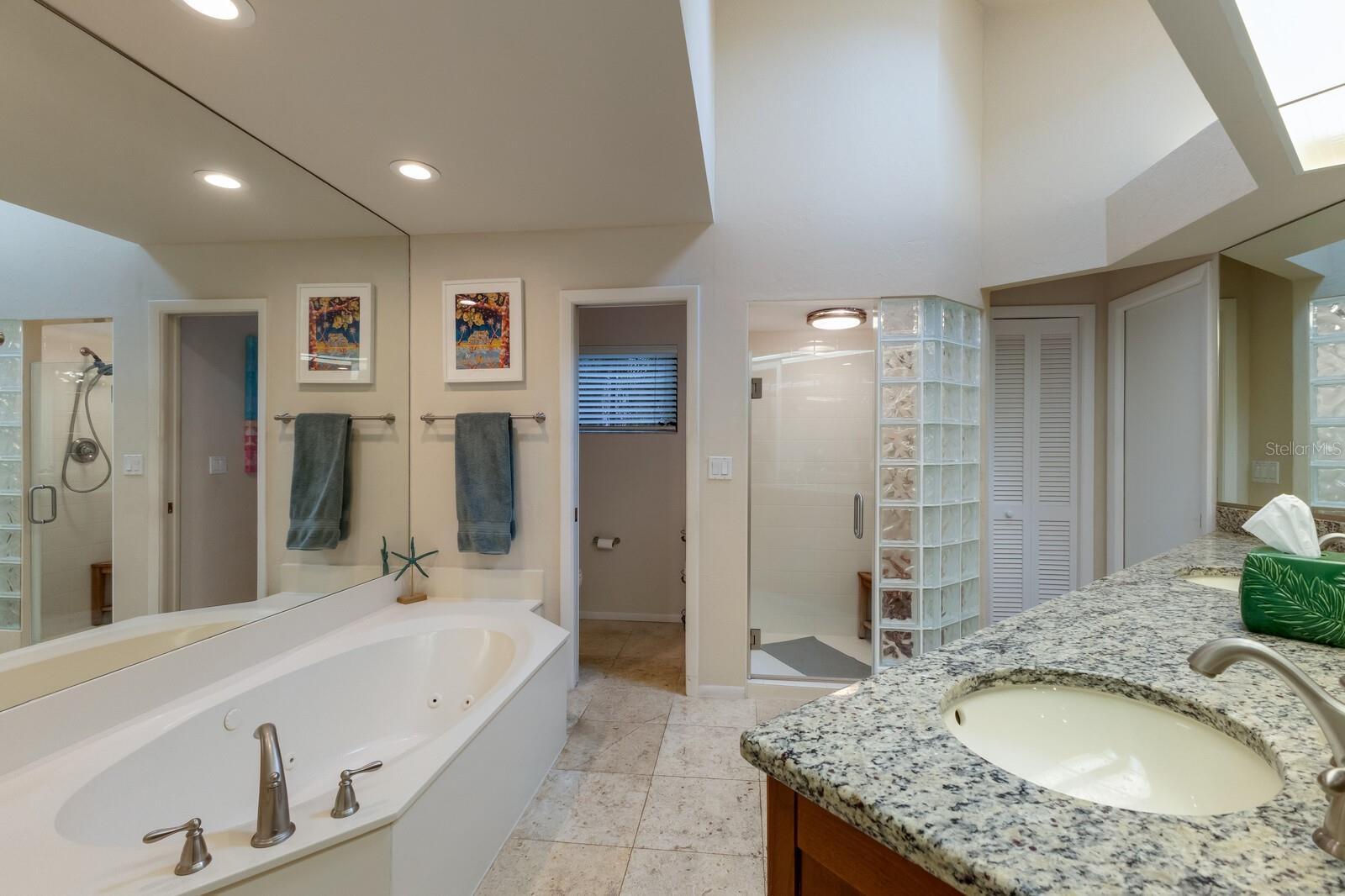 1225 S VIEW DR