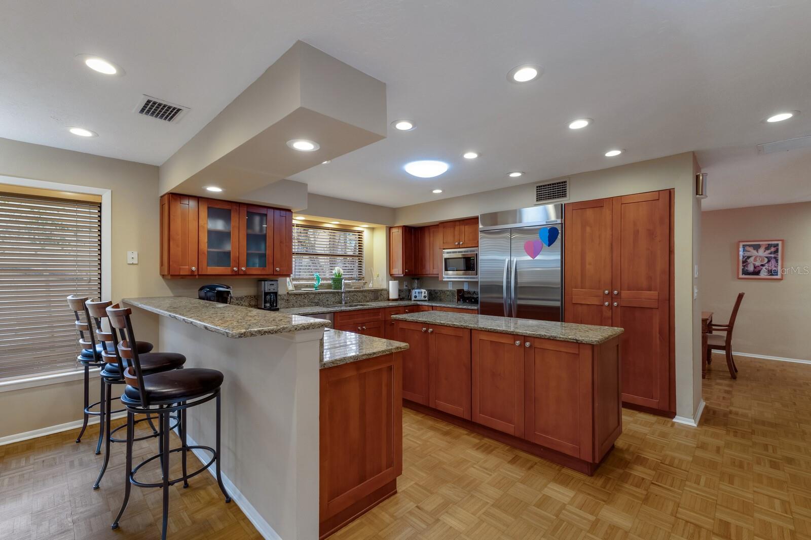 1225 S VIEW DR