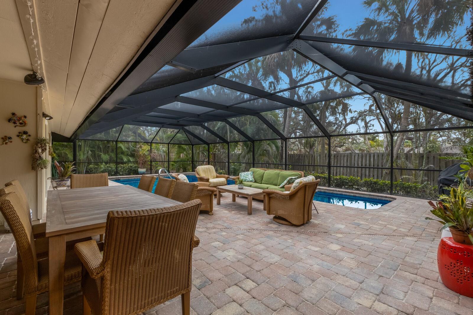 1225 S VIEW DR