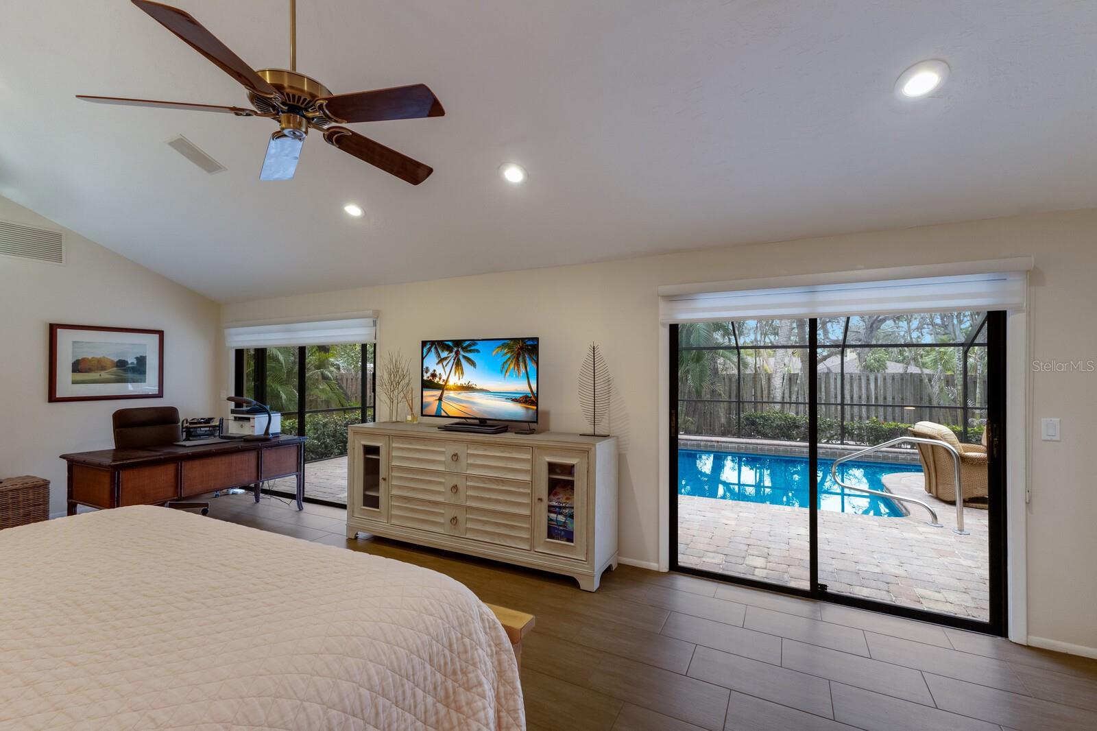 1225 S VIEW DR
