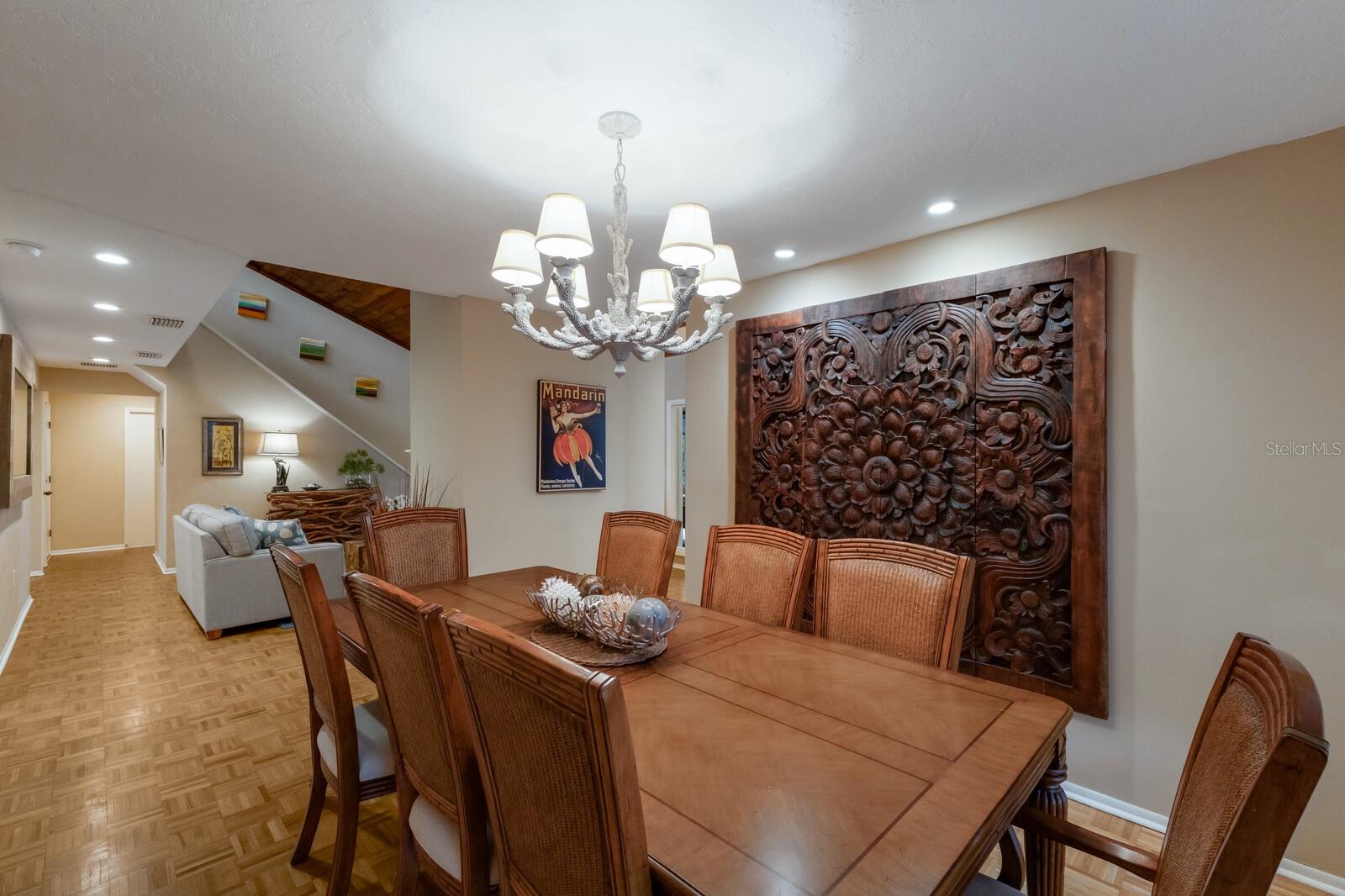 1225 S VIEW DR