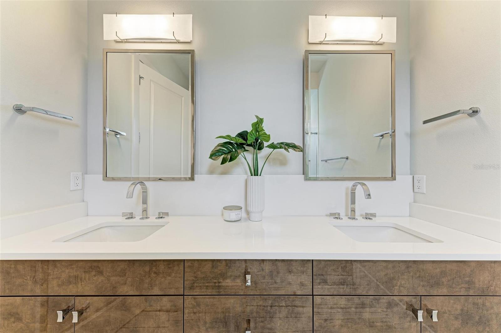 3761 FOUNDERS CLUB DR