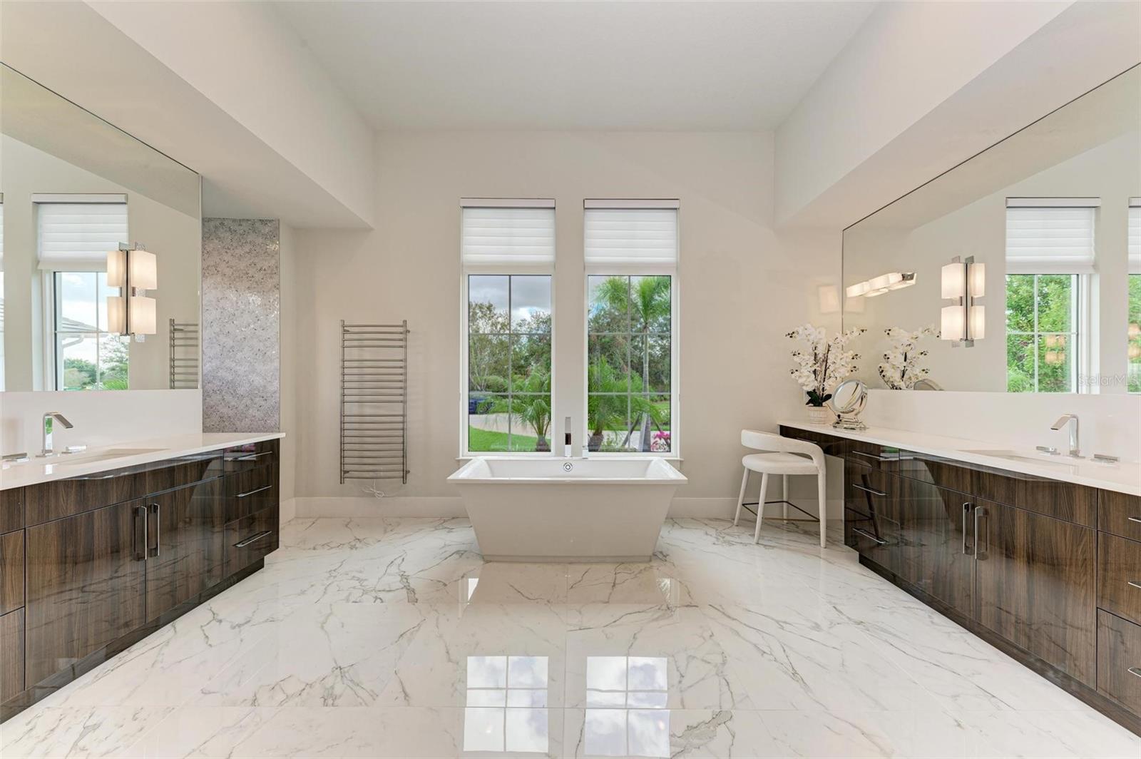 3761 FOUNDERS CLUB DR