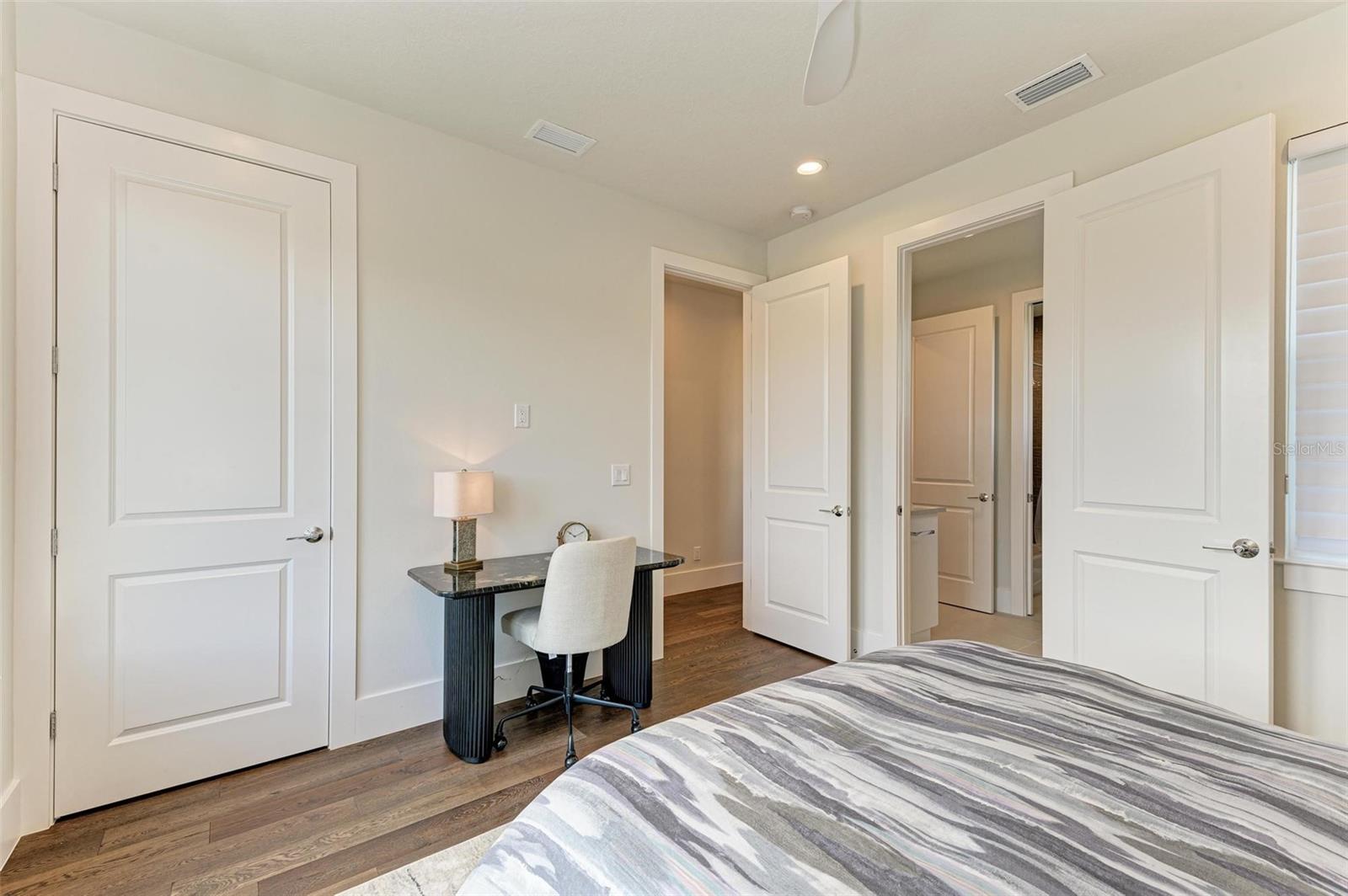 3761 FOUNDERS CLUB DR