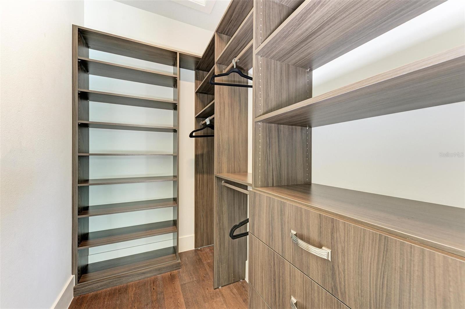 3761 FOUNDERS CLUB DR