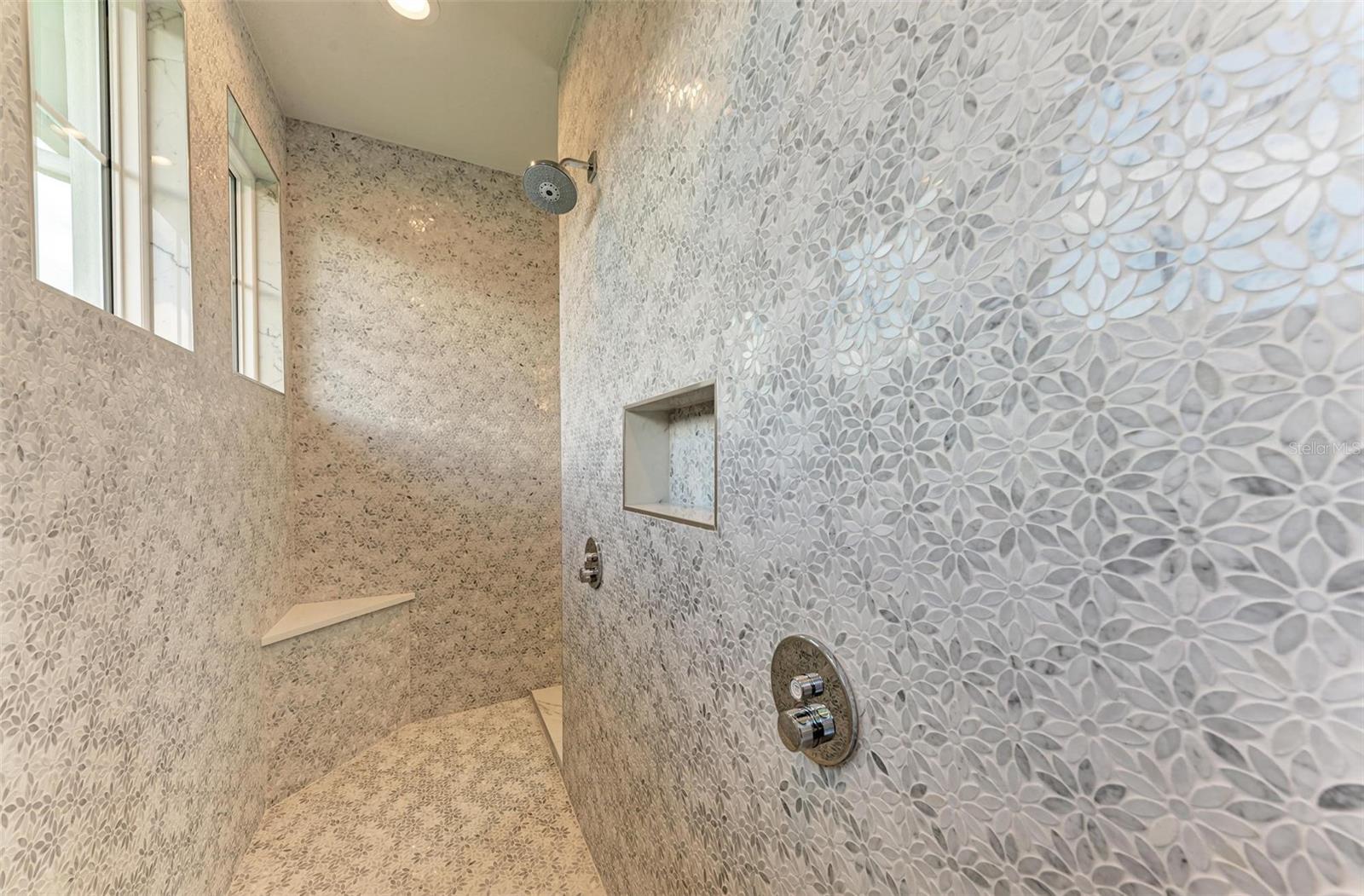 3761 FOUNDERS CLUB DR