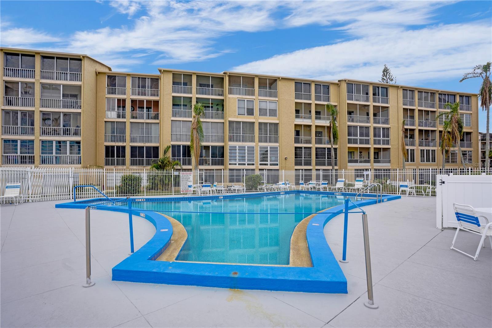 3622 LAKE BAYSHORE DR #K302