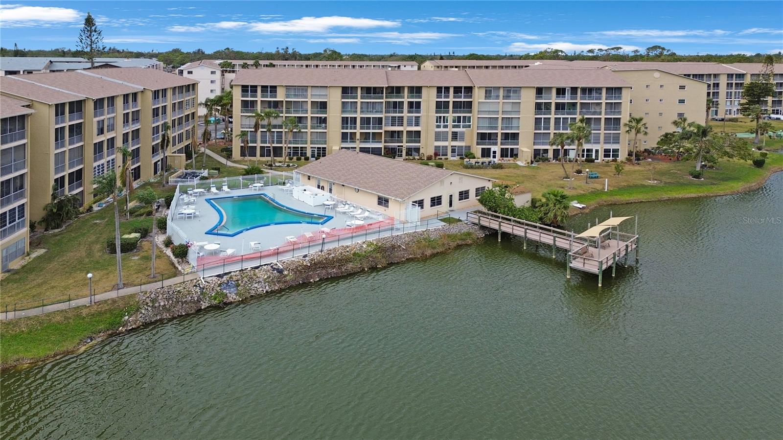 3622 LAKE BAYSHORE DR #K302