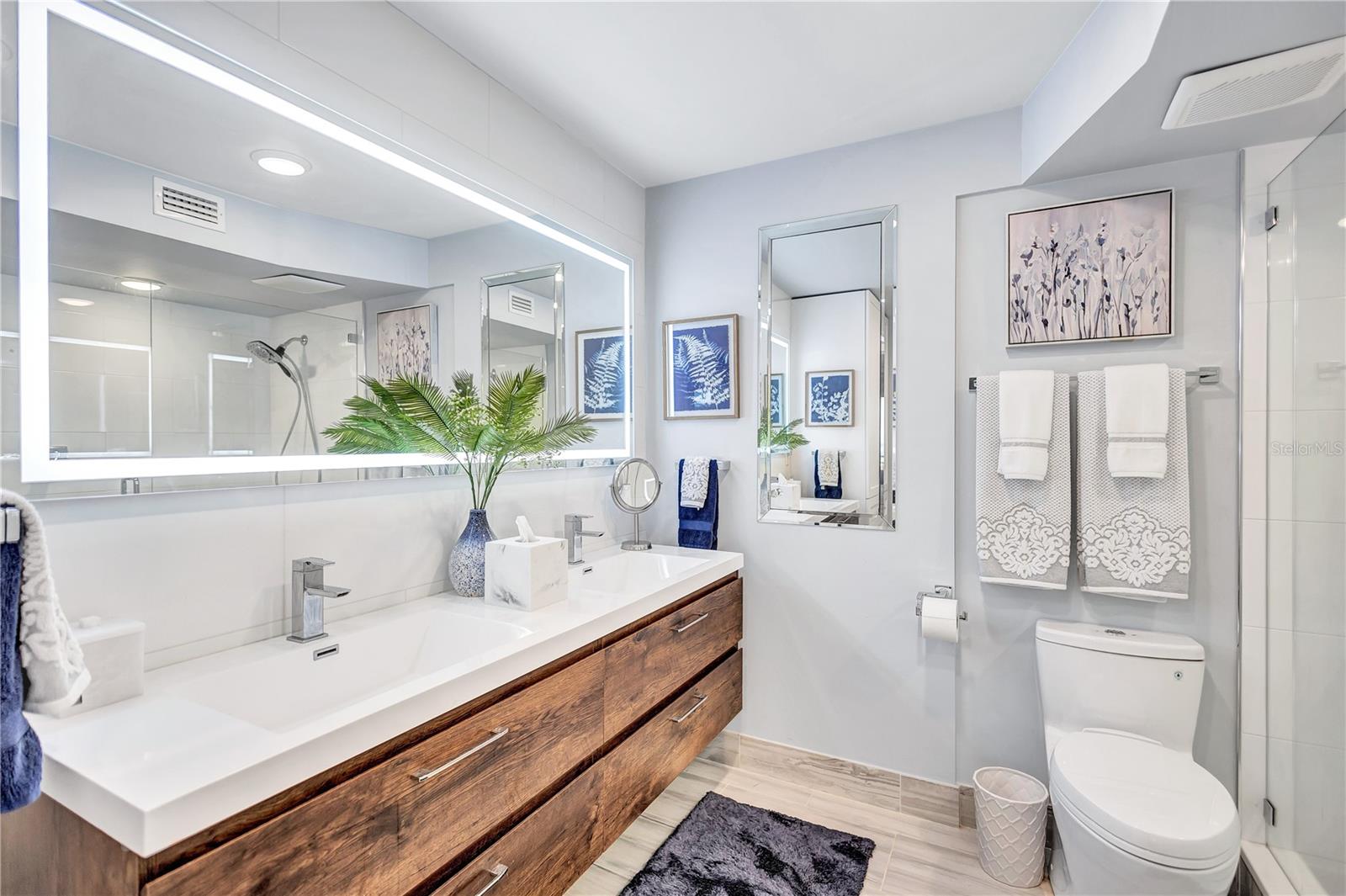 20 WHISPERING SANDS DR #306