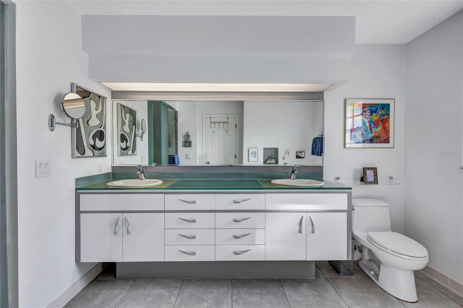 6851 COUNTRY LAKES CIR