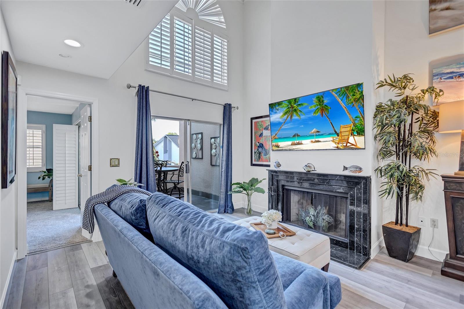 1185 COQUILLE ST #305