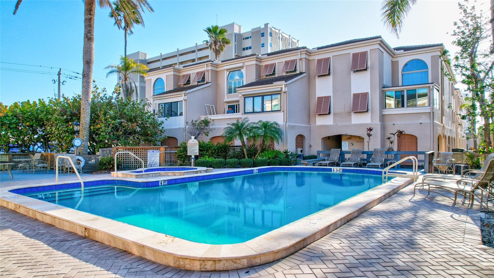1185 COQUILLE ST #305