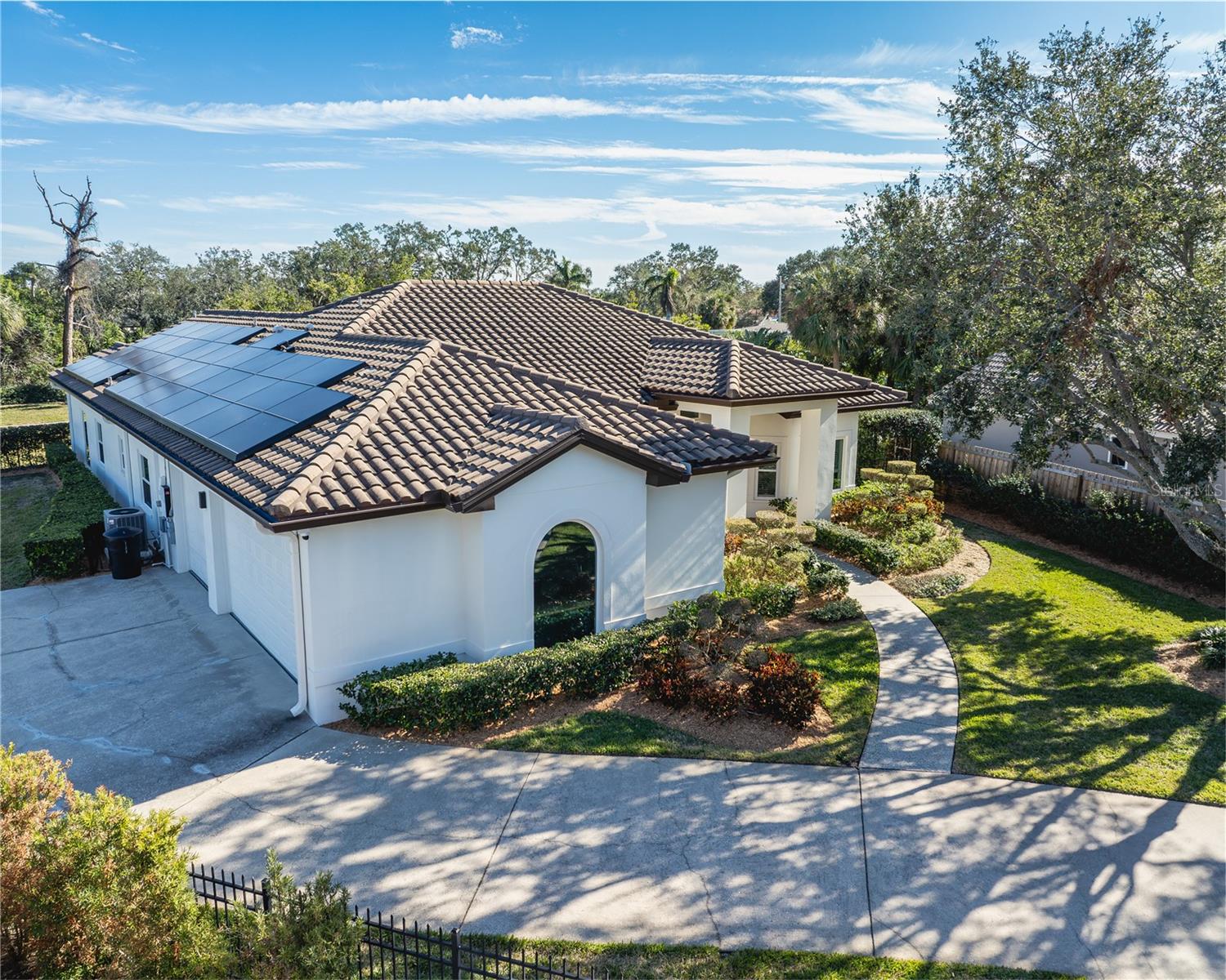 1060 WATER OAK CT NE